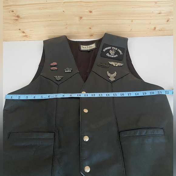 Harley-Davidson Men’s XL Black Leather Vest Pins Patches Motorcycle Biker - Picture 11 of 16